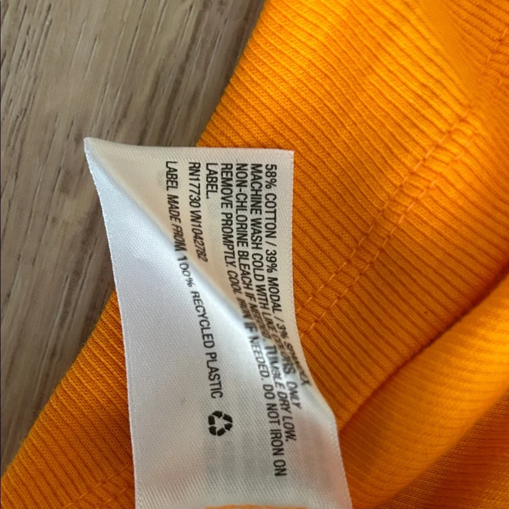 A New Day Women's Bright Orange Short Sleeve Tee med: NWT. - Picture 5 of 8